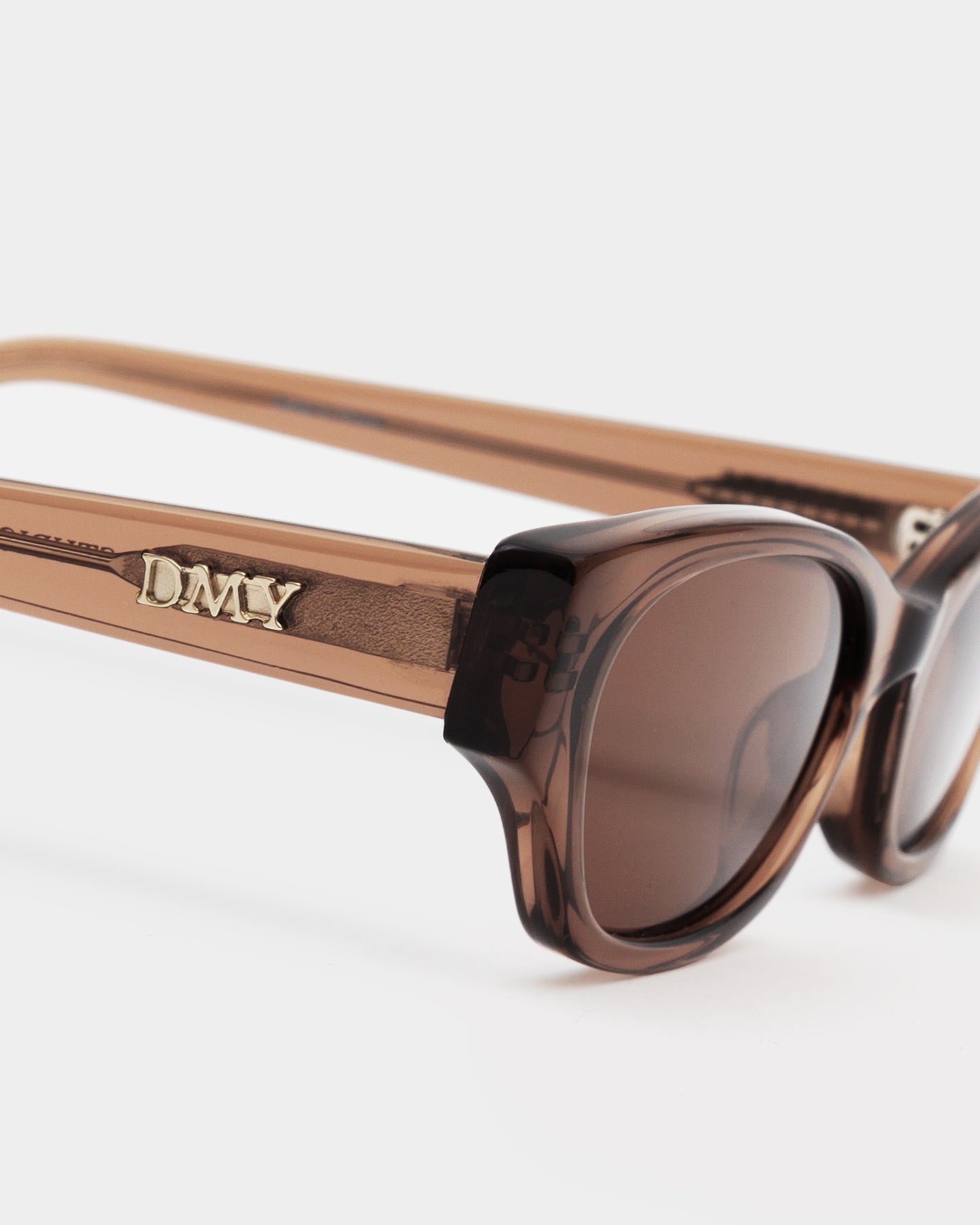 Suki Transparent Brown Sunglasses
