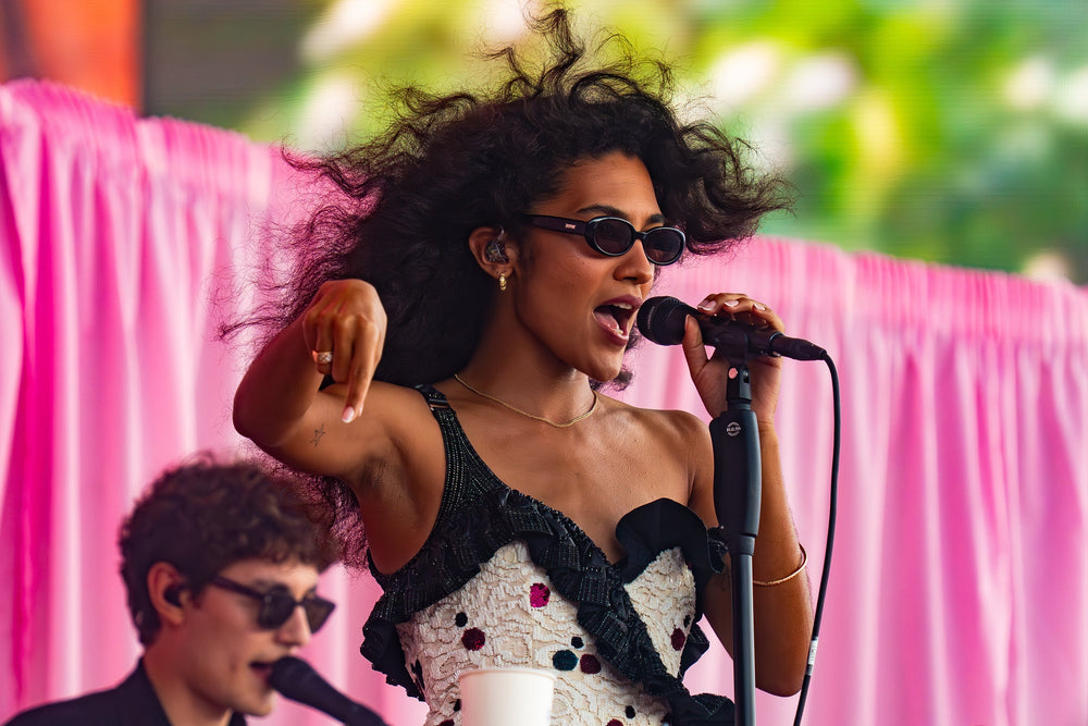 Olivia Dean Wears the DMY Studios Valentina in Black Sunglasses at BST Hyde Park