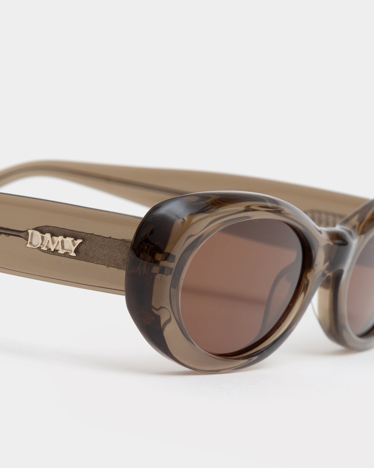 【関税込み】DMY Studios オフホワイト Naomi サングラス Naomi Ivory Sunglasses – DMY Studios