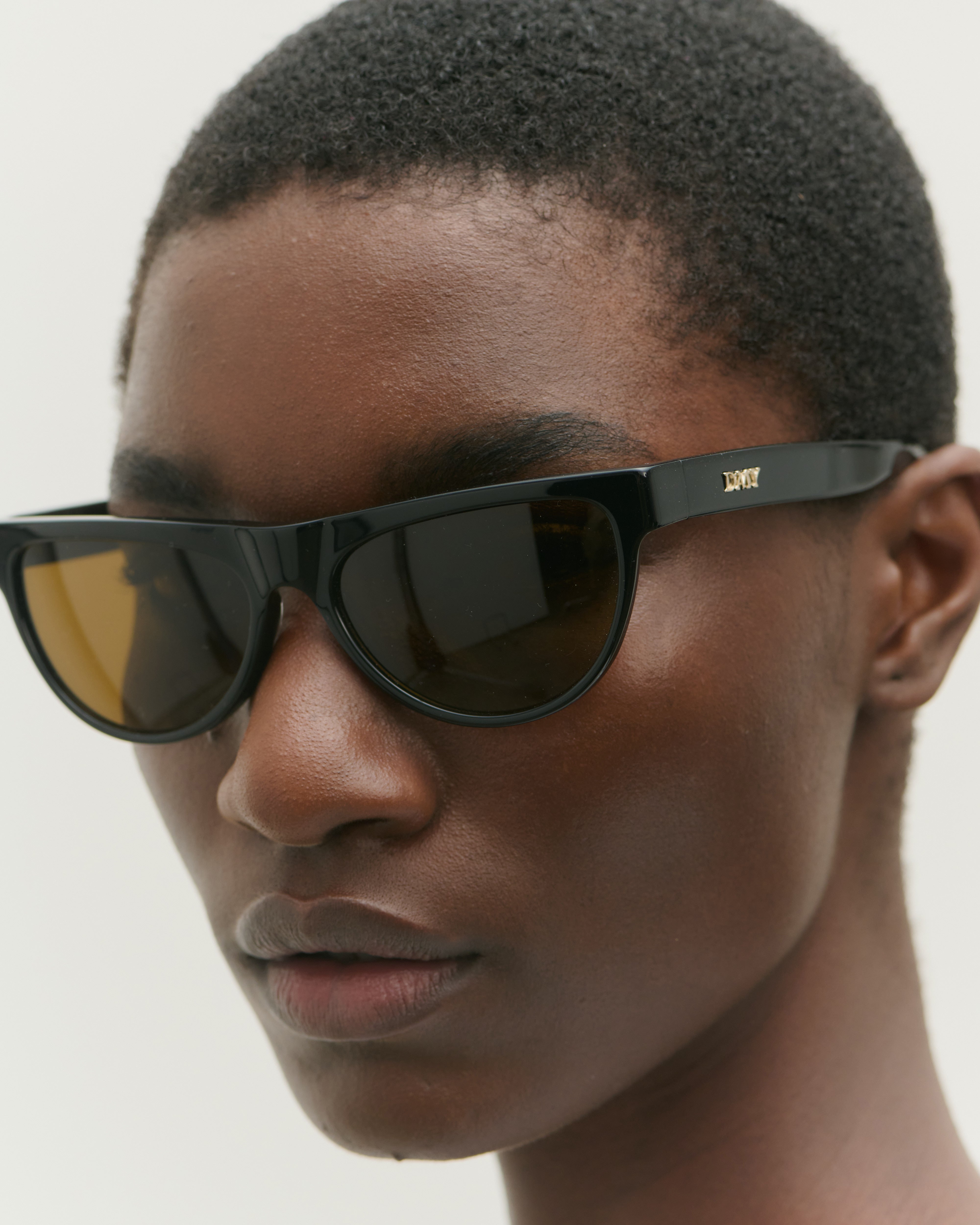 【関税込み】DMY Studios ブラック Louise サングラス Louise Black Sunglasses – DMY Studios